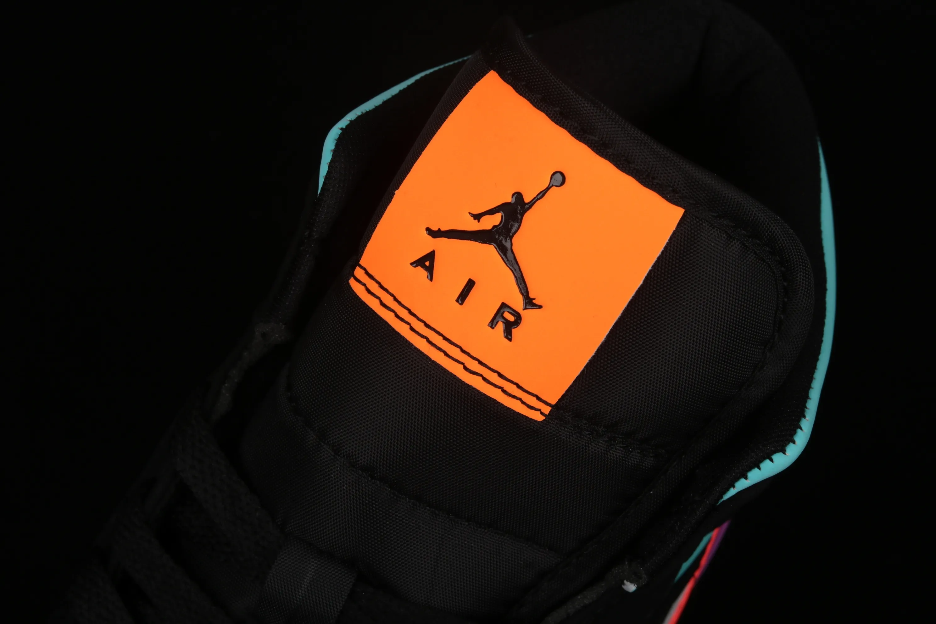 All categories Air Jordan Jordan series basketball shoes Air Jordan 1 Mid Air Jordan 1 Mid AJ1 Joe 1 Candy Yuanyang 3M reflective color matching basketball shoes 554724-083